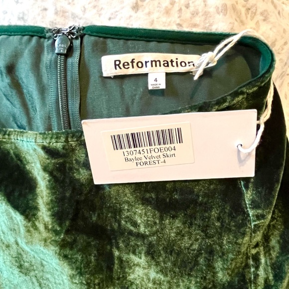 NWT Reformation Velvet Skirt - Picture 3 of 3